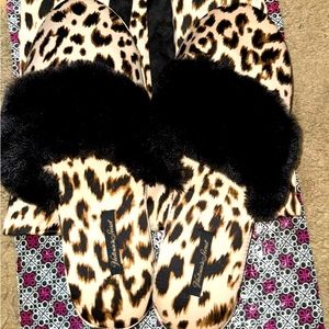 VS Satin Faux Fur Cheetah Slippers 9/10
